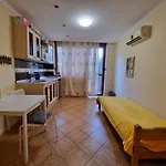 Apartamento Lovely In Santa Marina,