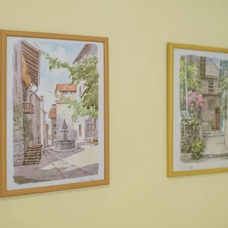 Lovely In Santa Marina, Σωζόπολη