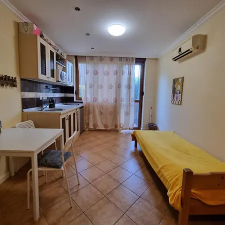 Апартаменты Lovely In Santa Marina,